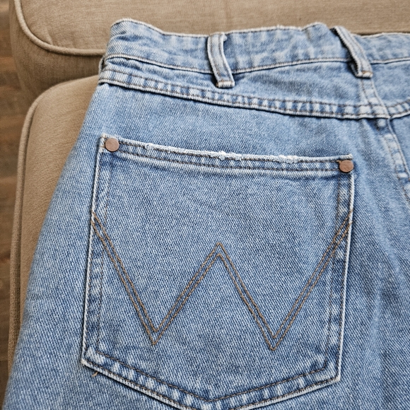 Wrangler Billabong High Rise Jean Shorts Blue Denim Women's - Picture 8 of 13